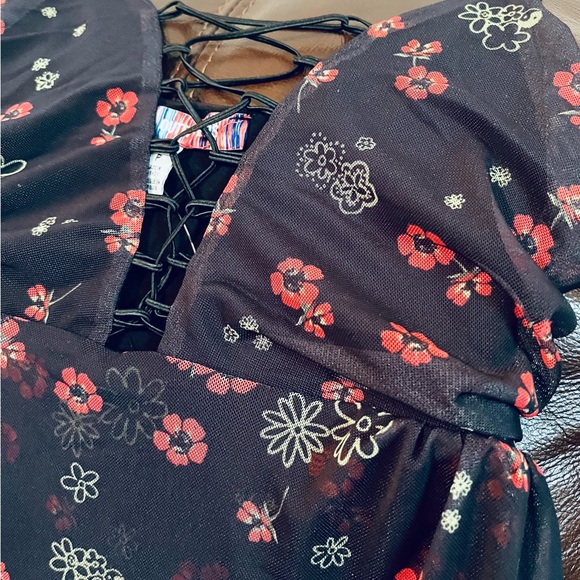 UO Women’s Petite Bright Side Lace-Up Mini Black Floral Dress! Brand New! - Picture 7 of 14